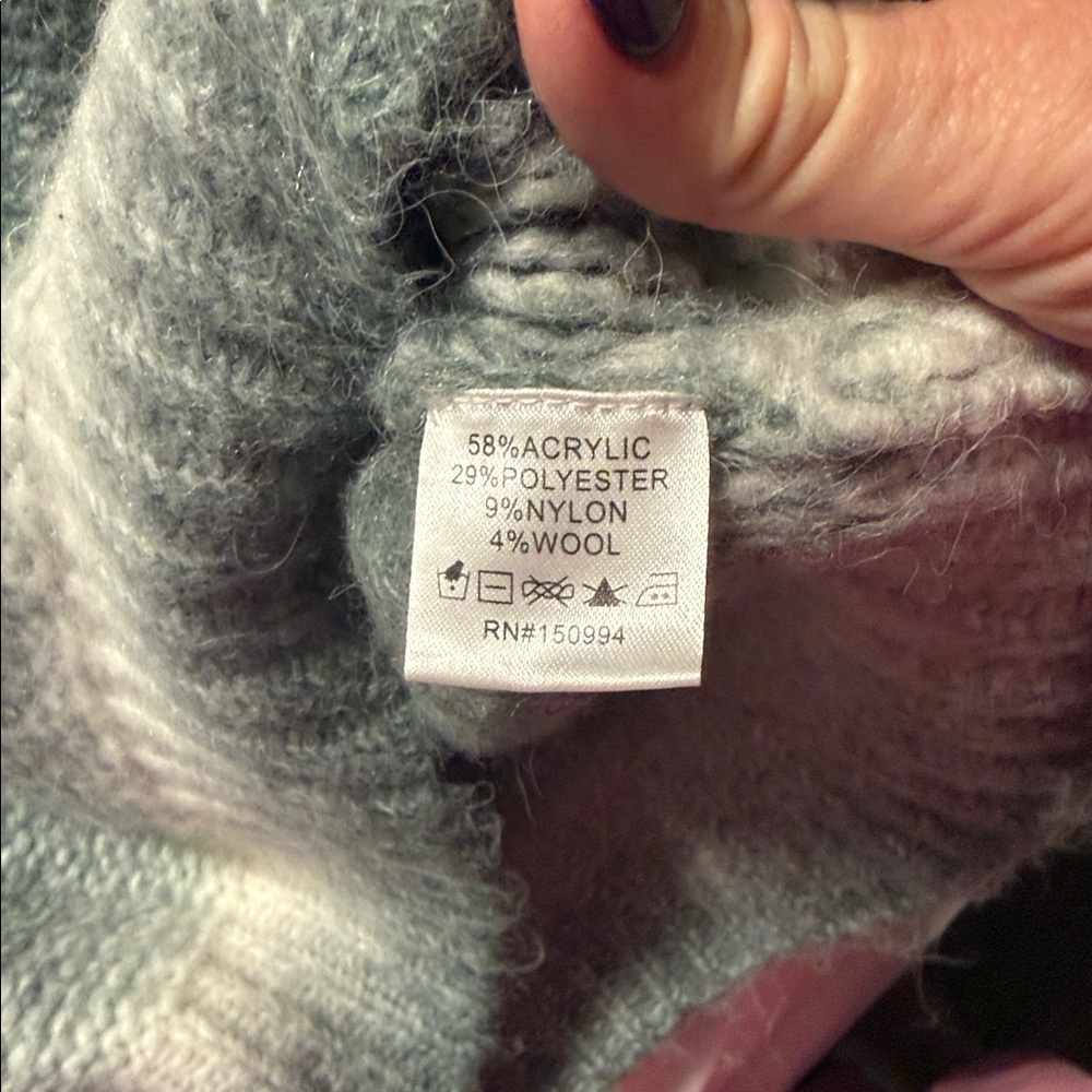 Like new! Elegant Ombre Turtleneck Sweater - Picture 5 of 5